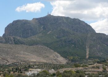 Au sommet du Djebel Zaghouan : Zaouias, failles et poste optique