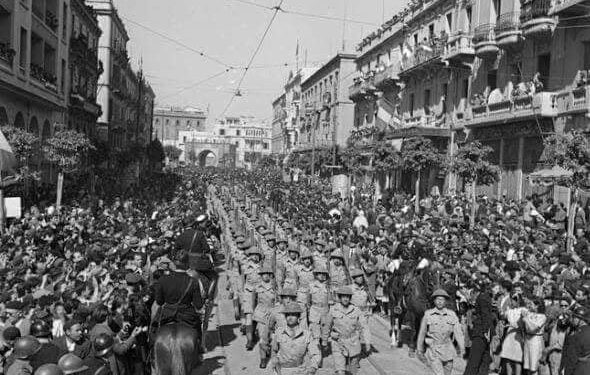 Mai 1943 : Victorieux, les Alliés défilent dans Tunis
