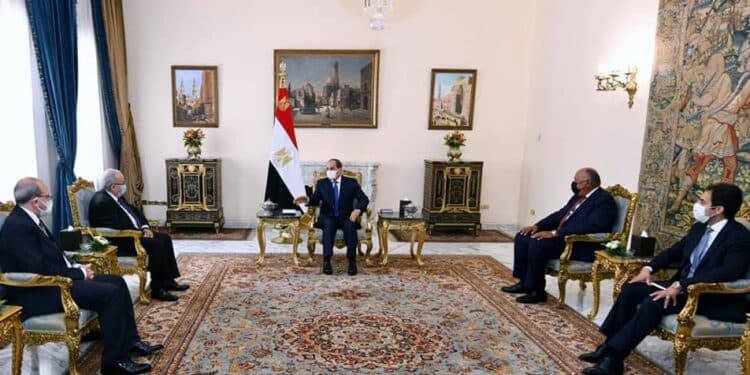 Al-Sissi et Lamamra expriment "tout le soutien" à Kais Saied