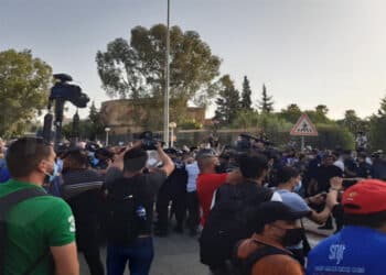 Tunisie : Altercations entre partisans d'Ennahdha et de Kais Saied devant le Parlement
