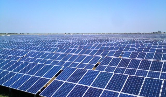 Un groupe britannique va investir 1,5 milliard de dollars pour une centrale solaire