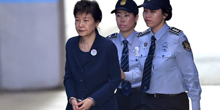 Corée du Sud : L'ancienne présidente condamnée à 25 ans de prison pour corruption et abus de pouvoir