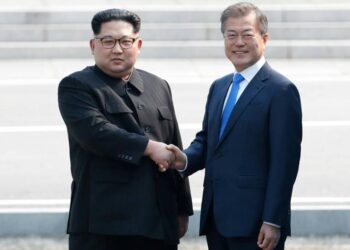Entre les deux Corées : Un sommet historique après une poignée de main très symbolique