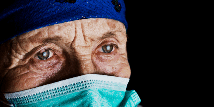 Apr&egrave;s trois mois au service Covid, une Tunisienne de 83 ans gu&eacute;rit du coronavirus !