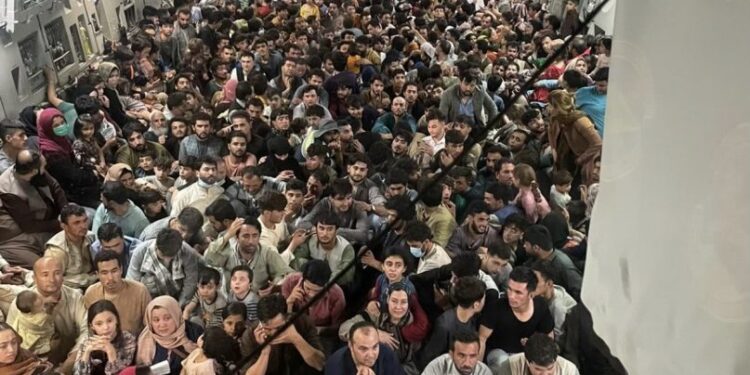Image du jour : Afghans paniqués à bord d'un avion de l'US Air Force