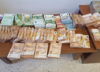 Monastir : Arrêtée en possession de 423 mille euros, une juge maintenue en liberté !
