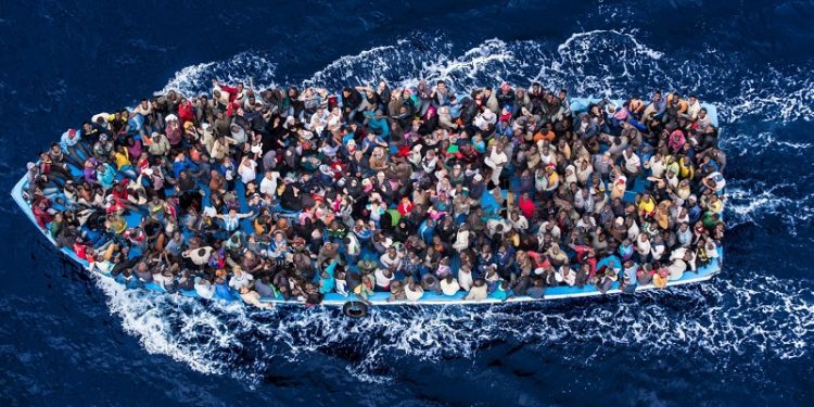 Italie: un blocus maritime et des centres en Tunisie seraient attendus