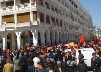 Heurts entre &eacute;tudiants en droit et forces de l'ordre &agrave; Sfax