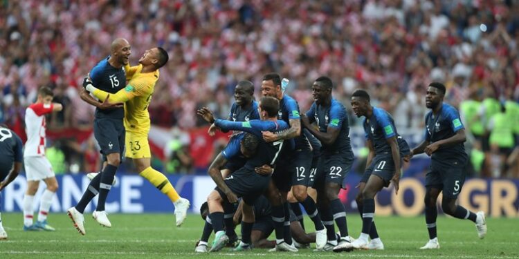 CLIN D&rsquo;&OElig;IL | La France est-elle une nation de football ?