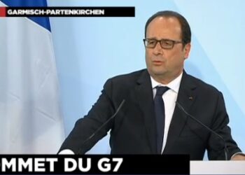 François Hollande au sommet du G7 : "Tout doit être fait pour soutenir la Tunisie"
