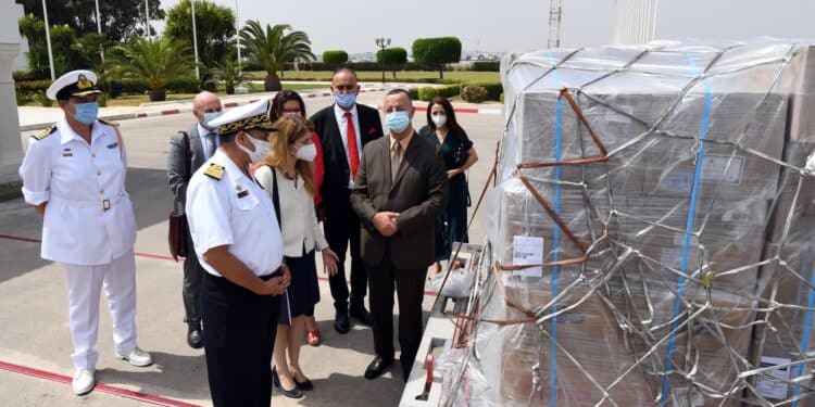 La Gr&egrave;ce fait don de mat&eacute;riel m&eacute;dical et de tests rapides &agrave; la Tunisie