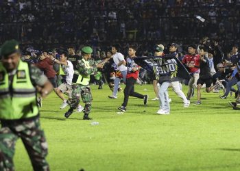 Indonésie : 125 morts après un mouvement de foule dans un stade