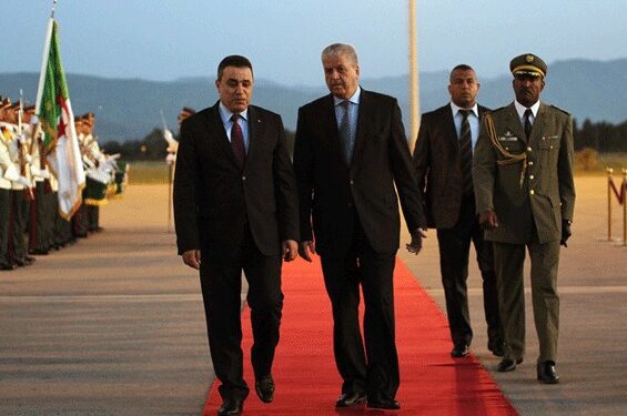 Que fait Mehdi Jomaa chez Bouteflika ?