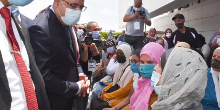 Encombrement et durée d'attente, Mechichi insatisfait au centre de vaccination de Tunis