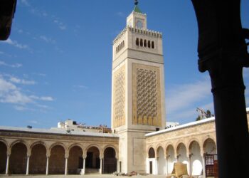 Tourisme : Pour une mosquée Zitouna ouverte à tous, sans discrimination religieuse
