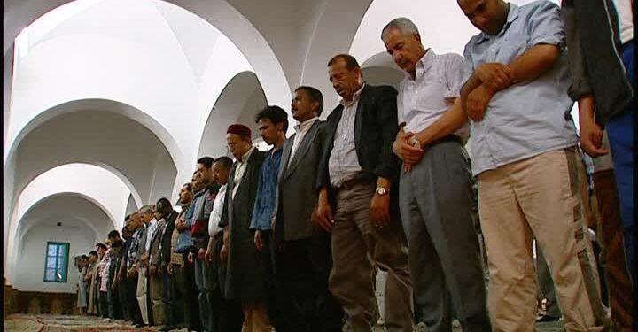 Oppos&eacute;s &agrave; la tenue de la pri&egrave;re de Tahajjud, des imams &eacute;cart&eacute;s : Le syndicat d&eacute;nonce !