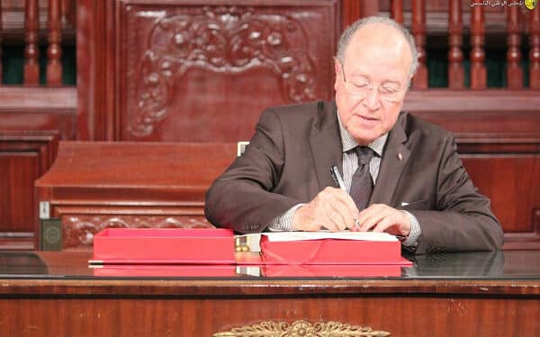 Tunisie : L'ancien chef de l'ANC soutient la suspension de l'ARP