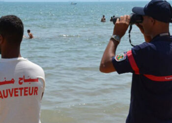 ur les plages tunisiennes