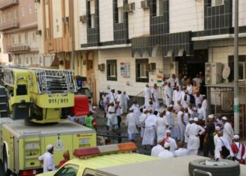 Évacuation d'un hôtel de La Mecque suite à un incendie