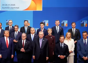 Sánchez isolé sur la photo du sommet OTAN.