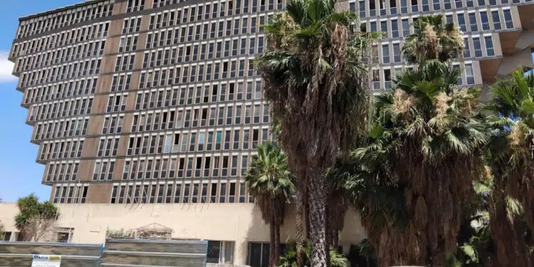 Tunis – Hôtel du Lac : Ça bouge enfin mais dans quelle direction ?