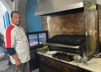 Médina de Tunis : Salah et le grill de souk El Sakkajine