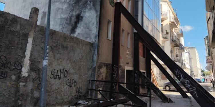 Tunis : Ces immeubles qui ont besoin de béquilles