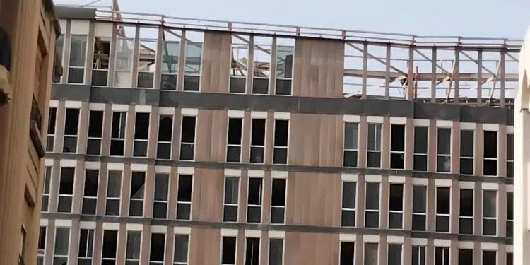 Snapshot - Tunis : On commence à désosser l'hôtel du Lac