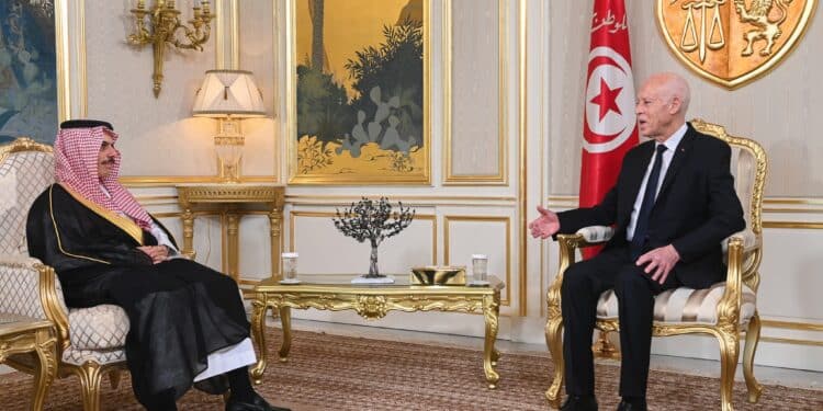 Visite en Tunisie du chef de la diplomatie saoudienne : Kaïs Saïed dénonce un « nouveau Sykes-Picot »