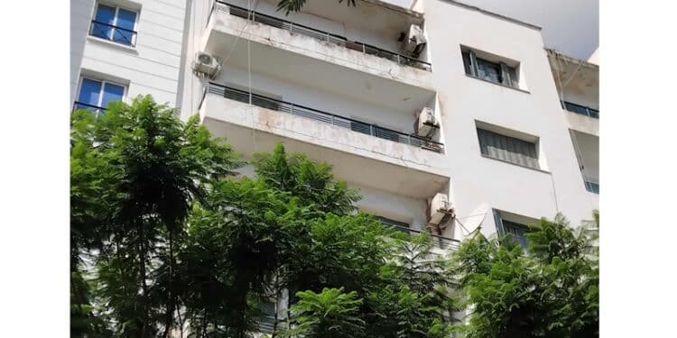 Snapshot - Tunis : Deux balcons fissurés et un danger imminent