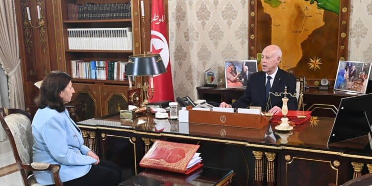 Kaïs Saïed reçoit la cheffe du gouvernement, Sarra Zaâfrani Zenzri