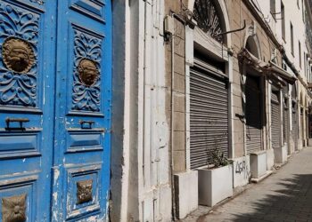 Snapshot - Tunis : Fermés, délaissés, anonymes et délabrés