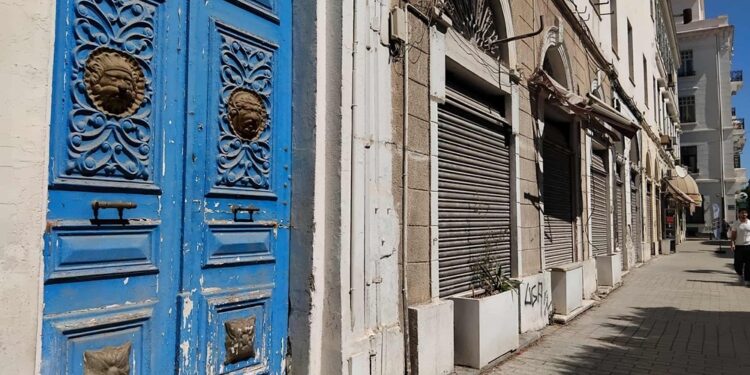 Snapshot - Tunis : Fermés, délaissés, anonymes et délabrés
