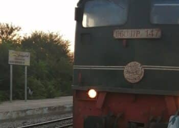 Kalâa Kebira : Les usagers protestent contre la suppression du train Sousse–Tunis