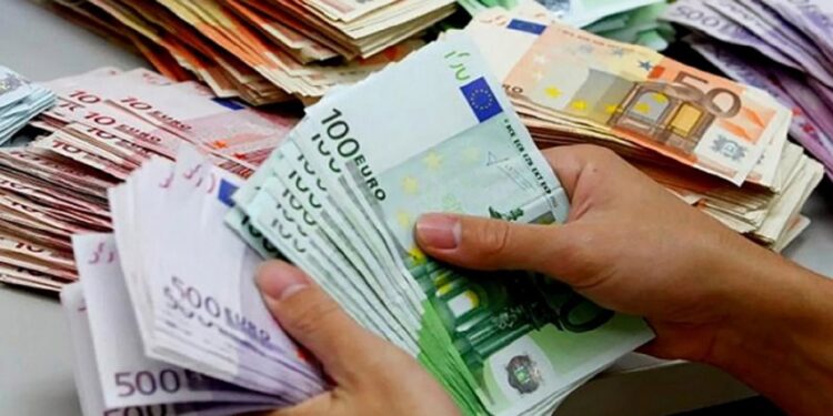 Études à l’étranger : La BCT augmente les plafonds des transferts en devises