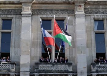 France : 21 mairies hissent le drapeau palestinien malgré l’interdiction du ministère de l’Intérieur