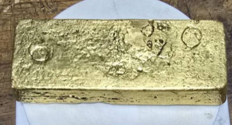 plaque d'or
