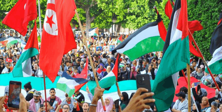 Des centaines d’élèves et d’étudiants défilent à Tunis en solidarité avec la Palestine