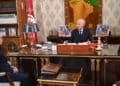 Le président Kaïs Saïed lors de sa rencontre, lundi 27 octobre 2025, avec le ministre des Affaires sociales, Issam Chebbi, au palais de Carthage.