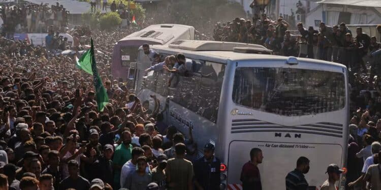 Gaza : 1872 prisonniers palestiniens libérés dans le cadre de la deuxième vague d’échanges