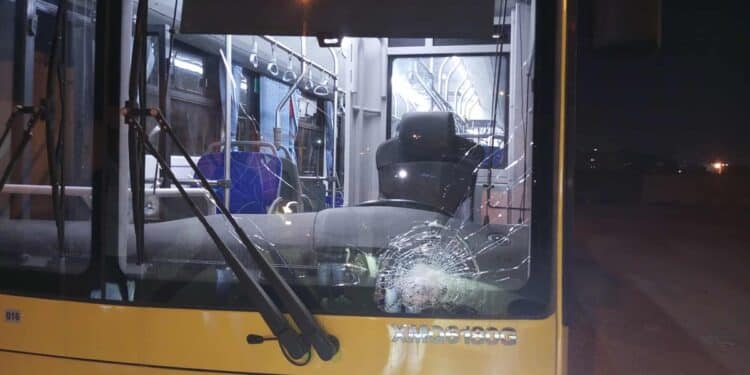 Tunis : Le métro n°4 et un bus neuf vandalisés, les auteurs interpellés