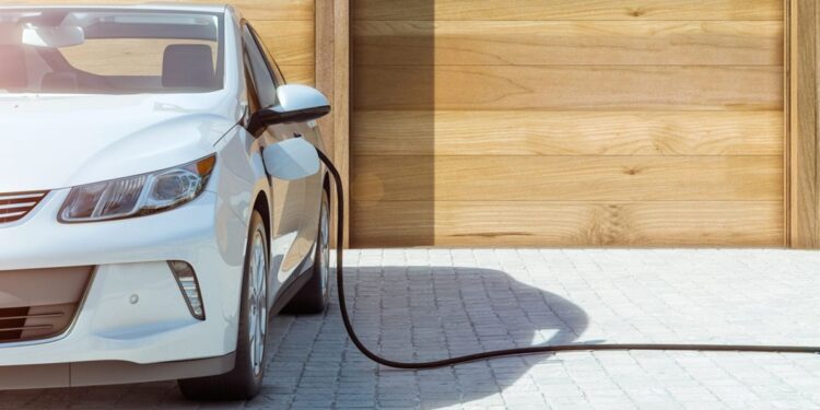 LDF 2026 : Vers une baisse spectaculaire des prix des voitures hybrides rechargeables ?