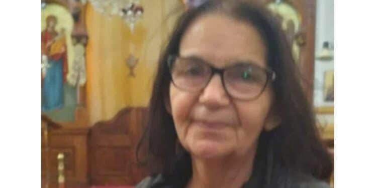 Everyday Tunisians : Dina, en la quiétude de l'église grecque