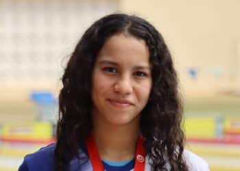 Nage avec palmes : la Tunisienne Sarra Ben Ahmed s’impose en or à Abou Dhabi