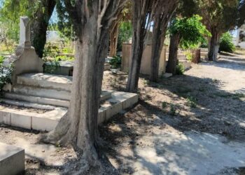 Snapshot - Carthage : Le cimetière oublié des pères blancs