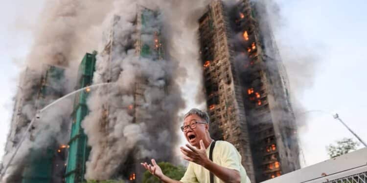 Drame à Hongkong : Un incendie ravage un complexe résidentiel, au moins 36 morts et 279 disparus