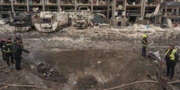 Frappes meurtrières, pourparlers secrets : Washington cherche la paix en Ukraine