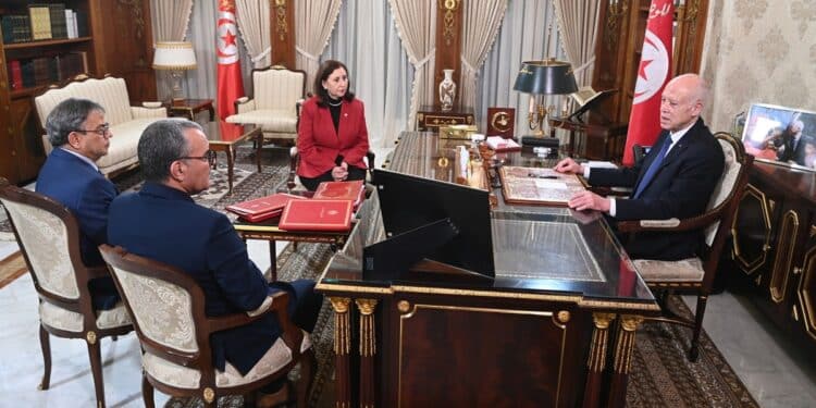 Kaïs Saïed charge les anciens dirigeants accusés d’avoir géré l’État "comme un butin"