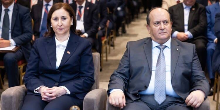 Tunisie - Algérie : Sept accords économiques scellés à Tunis