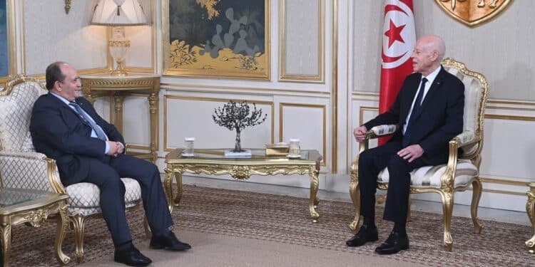 Kaïs Saïed et le Premier ministre algérien consolident le partenariat tuniso-algérien